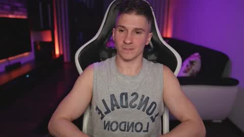 Dorian Reyes online show from November 23, 2:11 am