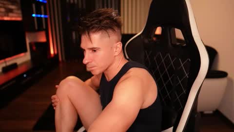 Snapshot of dorianreyes chatting on October 14, 11:23 pm Dorian Reyes online show from October 14, 11:23 pm