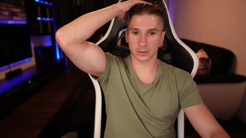 Snapshot of dorianreyes chatting on September 18, 11:51 pm Dorian Reyes online show from September 18, 11:51 pm