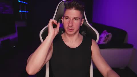 Snapshot of dorianreyes chatting on October 29, 1:41 am Dorian Reyes online show from October 29, 1:41 am