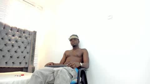 Snapshot of douglas_099 chatting on September 22, 12:48 pm DOUGLAS online show from September 22, 12:48 pm