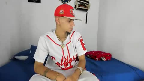 douglas_gallegos online show from December 18, 8:05 pm