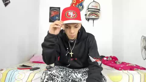 Snapshot of douglas_gallegos chatting on December 9, 4:12 am douglas_gallegos online show from December 9, 4:12 am