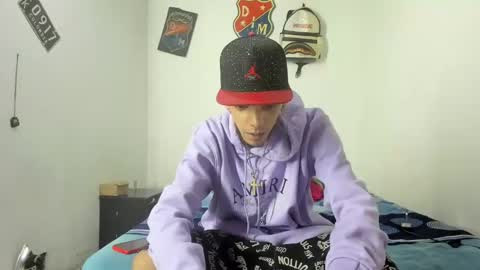 Snapshot of douglas_gallegos chatting on January 13, 5:12 am douglas_gallegos online show from January 13, 5:12 am