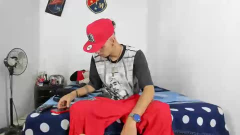 Snapshot of douglas_gallegos chatting on January 9, 9:37 pm douglas_gallegos online show from January 9, 9:37 pm