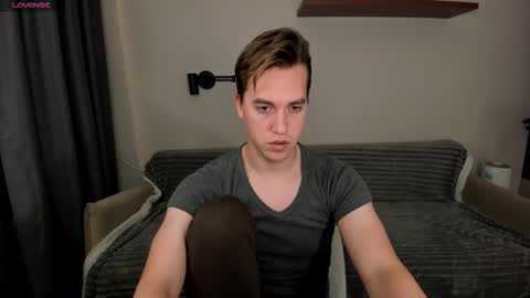 Snapshot of dr_your_dream chatting on October 25, 8:32 pm Mervin online show from October 25, 8:32 pm