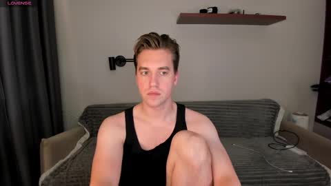 Snapshot of dr_your_dream chatting on October 27, 10:12 pm Mervin online show from October 27, 10:12 pm