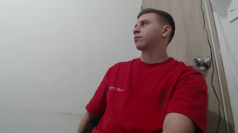 draco_boy2000 online show from February 24, 11:49 pm