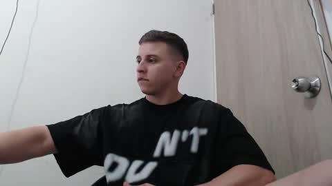 draco_boy2000 online show from January 12, 9:08 pm