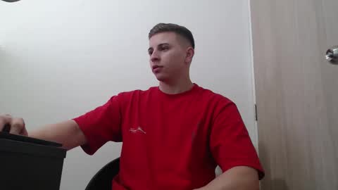 draco_boy2000 online show from October 20, 9:30 pm