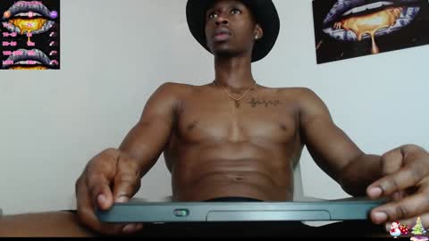 Snapshot of drake_brown_23 chatting on December 23, 6:00 am Drake 23 online show from December 23, 6:00 am