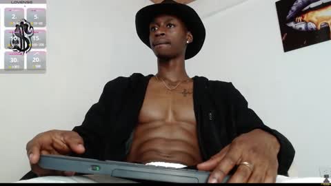 Snapshot of drake_brown_23 chatting on March 3, 2:42 pm Drake 23 online show from March 3, 2:42 pm