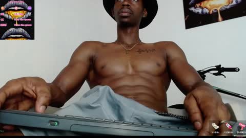 Snapshot of drake_brown_23 chatting on January 31, 3:00 pm Drake 23 online show from January 31, 3:00 pm
