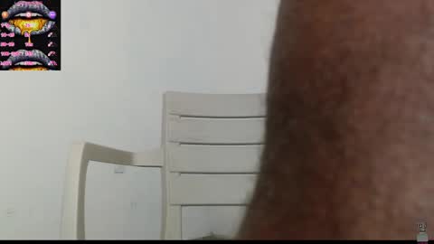 Snapshot of drake_brown_23 chatting on February 12, 5:37 am Drake 23 online show from February 12, 5:37 am