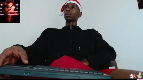 Snapshot of drake_brown_23 chatting on December 27, 2:25 am Drake 23 online show from December 27, 2:25 am