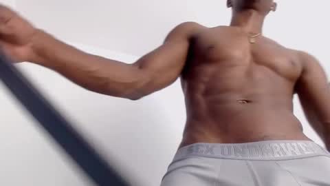 Snapshot of drake_brown_23 chatting on October 30, 1:45 pm Drake 23 online show from October 30, 1:45 pm