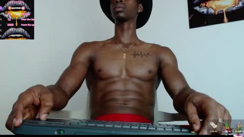 Snapshot of drake_brown_23 chatting on January 15, 7:05 am Drake 23 online show from January 15, 7:05 am