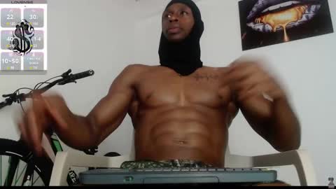 Snapshot of drake_brown_23 chatting on March 11, 4:54 am Drake 23 online show from March 11, 4:54 am