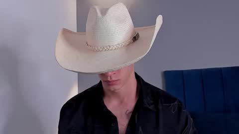 Snapshot of drake_carter1 chatting on October 17, 1:42 am drake_carter1 online show from October 17, 1:42 am