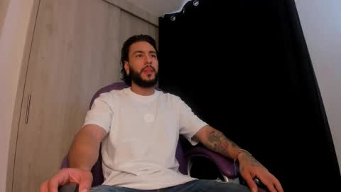 Snapshot of drake_jackson11 chatting on February 16, 12:43 pm drake jackson11 online show from February 16, 12:43 pm
