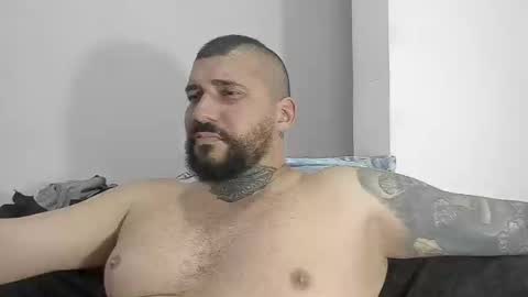 Snapshot of drake_white1 chatting on February 14, 4:37 am drake whitee Independent Model online show from February 14, 4:37 am