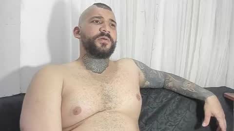 Snapshot of drake_white1 chatting on February 4, 3:44 am drake whitee Independent Model online show from February 4, 3:44 am