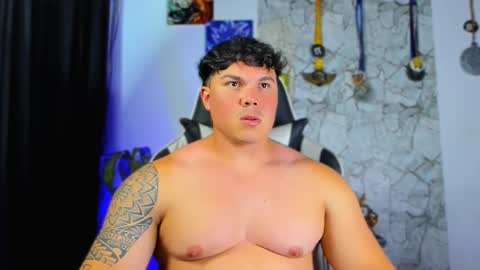 Snapshot of drake_xion1 chatting on October 1, 12:14 am drake_xion1 online show from October 1, 12:14 am