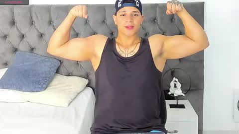 Snapshot of drakesmith01 chatting on March 12, 12:26 pm Drake Smith online show from March 12, 12:26 pm