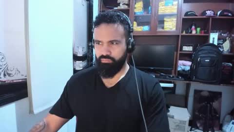 Snapshot of drako_argenti_ chatting on February 18, 2:06 pm Drako online show from February 18, 2:06 pm