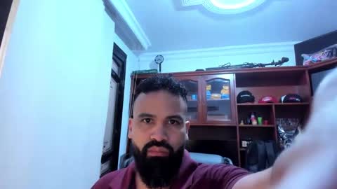 Snapshot of drako_argenti_ chatting on February 1, 12:47 pm Drako online show from February 1, 12:47 pm