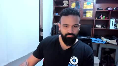 Snapshot of drako_argenti_ chatting on February 15, 8:12 pm Drako online show from February 15, 8:12 pm