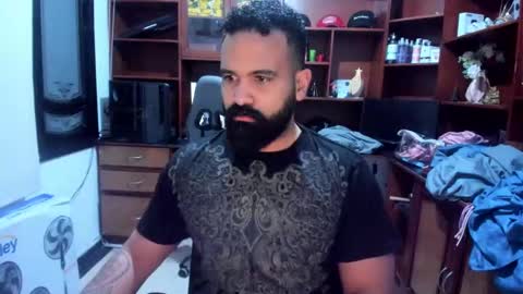 Snapshot of drako_argenti_ chatting on December 14, 3:29 am Drako online show from December 14, 3:29 am