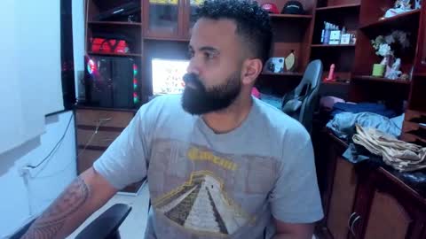 Snapshot of drako_argenti_ chatting on December 11, 5:01 am Drako online show from December 11, 5:01 am
