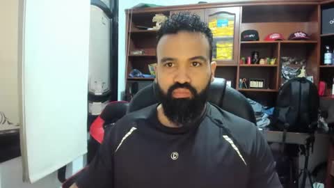 Snapshot of drako_argenti_ chatting on February 22, 12:51 pm Drako online show from February 22, 12:51 pm