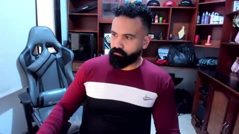 Snapshot of drako_argenti_ chatting on December 31, 5:29 pm Drako online show from December 31, 5:29 pm