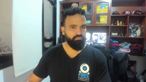 Snapshot of drako_argenti_ chatting on February 20, 12:15 pm Drako online show from February 20, 12:15 pm