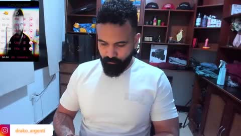 Snapshot of drako_argenti_ chatting on January 4, 5:48 am Drako online show from January 4, 5:48 am