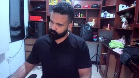 Snapshot of drako_argenti_ chatting on December 13, 4:11 am Drako online show from December 13, 4:11 am