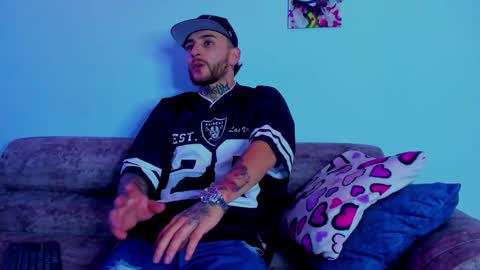 Snapshot of drako_lamar chatting on October 7, 2:04 am Drako online show from October 7, 2:04 am