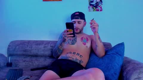 Snapshot of drako_lamar chatting on October 5, 8:24 pm Drako online show from October 5, 8:24 pm