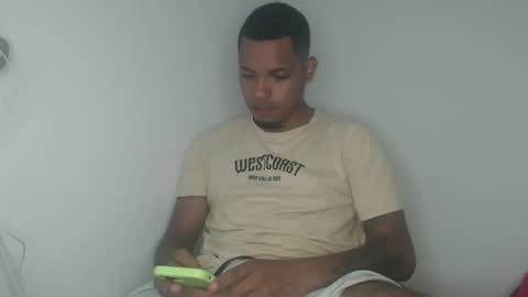 Snapshot of drako_monstercock chatting on January 10, 2:57 am drako_monstercock online show from January 10, 2:57 am