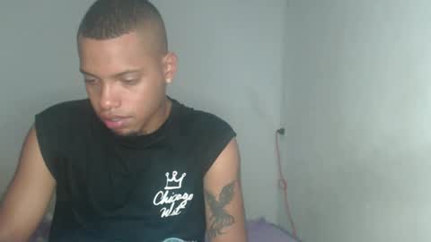 Snapshot of drako_monstercock chatting on December 16, 8:05 pm drako_monstercock online show from December 16, 8:05 pm