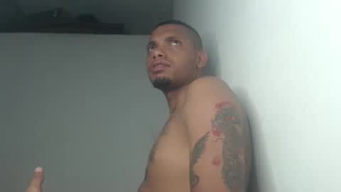 Snapshot of drako_monstercock chatting on December 11, 5:55 am drako_monstercock online show from December 11, 5:55 am