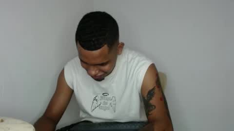 Snapshot of drako_monstercock chatting on February 1, 8:16 pm drako_monstercock online show from February 1, 8:16 pm