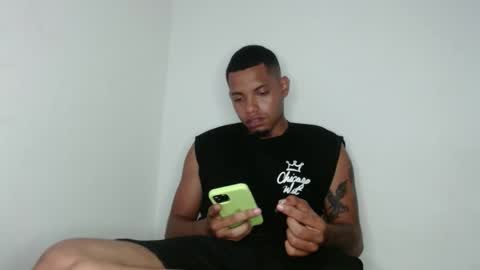 Snapshot of drako_monstercock chatting on February 4, 3:33 am drako_monstercock online show from February 4, 3:33 am