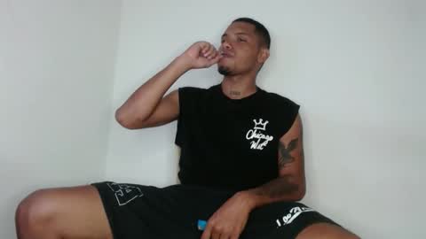 Snapshot of drako_monstercock chatting on February 13, 11:17 am drako_monstercock online show from February 13, 11:17 am