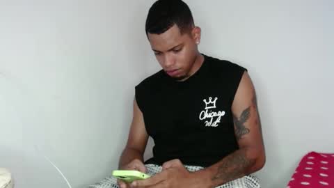 Snapshot of drako_monstercock chatting on January 23, 8:35 pm drako_monstercock online show from January 23, 8:35 pm