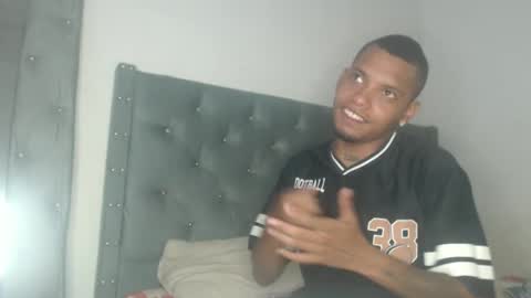 Snapshot of drako_monstercock chatting on December 6, 2:17 pm drako_monstercock online show from December 6, 2:17 pm