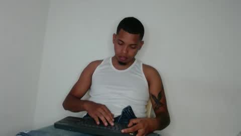 Snapshot of drako_monstercock chatting on February 6, 5:03 am drako_monstercock online show from February 6, 5:03 am