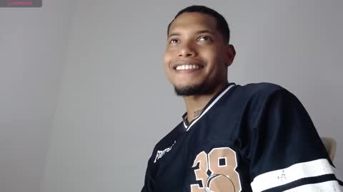 Snapshot of drako_monstercock chatting on October 17, 7:18 pm drako_monstercock online show from October 17, 7:18 pm